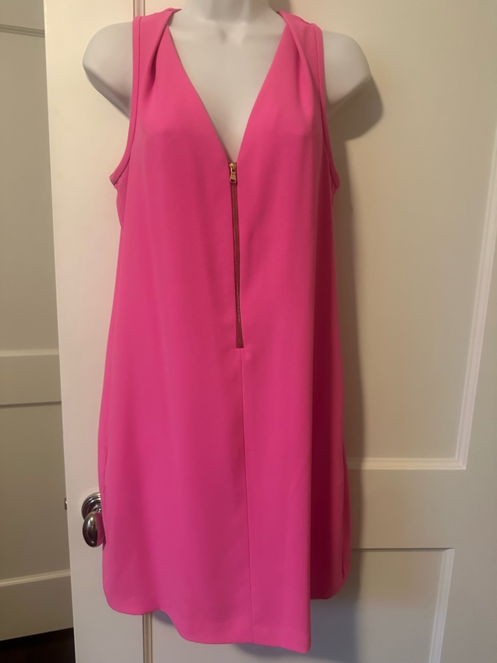 Trina Turk Hot Pink V-Neck Sleeveless Shift Dress with Front Zip